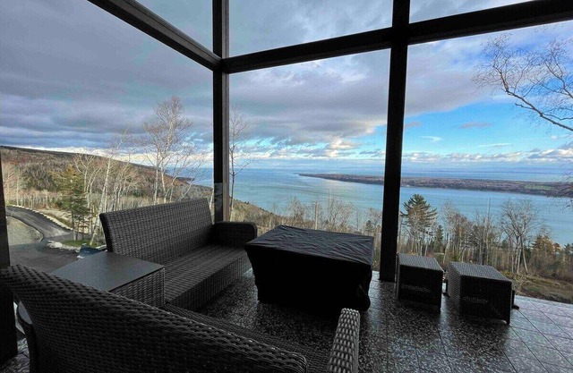 Villa Vivaldi Cottage 197 Contemporary living, Spa, River View