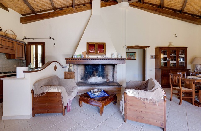 Villa 'Vivi Natura' mit Meerblick, Privatem Pool und WLAN