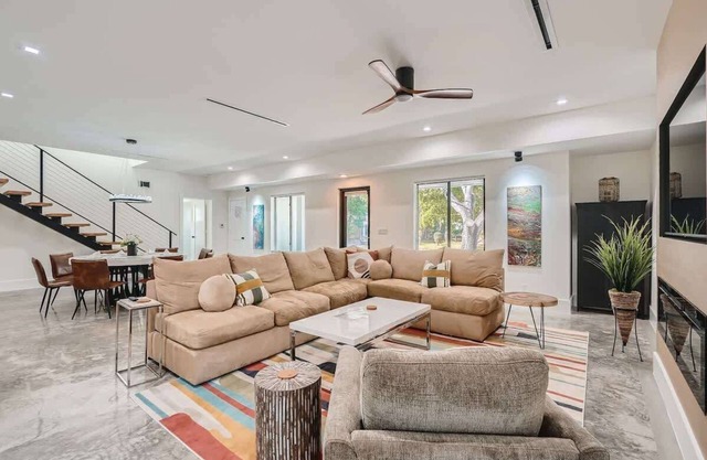 Villa Vogue Vacation Home - NEW!