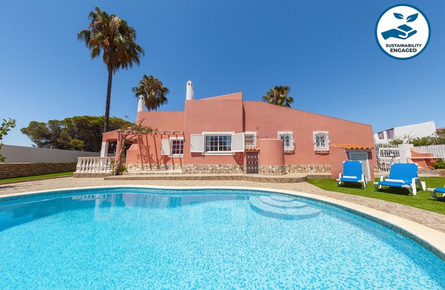 Villa w/ heatable pool Vale da Azinheira