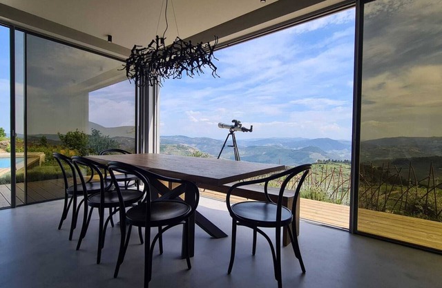 Villa w/Magical Views of the Douro River Valley, Enjoy Wine Tours & Fine Dining