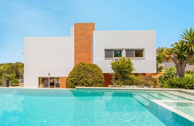 NATURAL RETREAT WITH PRIVATE POOL, ROOFTOP AND BARBECUE