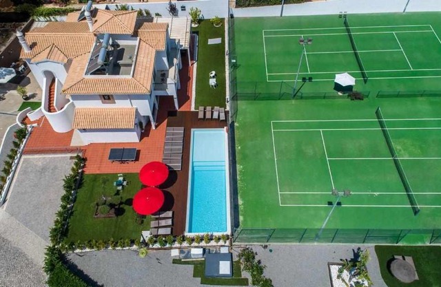 Villa w Private Pool Tennis Courts & Golf Putt