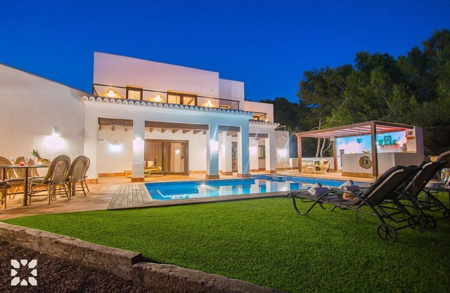 Villa WATERFRONT by Abahana Villas