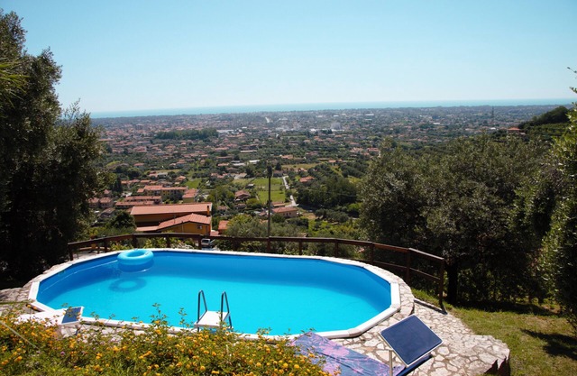 Ferienhaus, Weinfeld auf der Anhöhe von Versilia, spektakulärem Meerblick