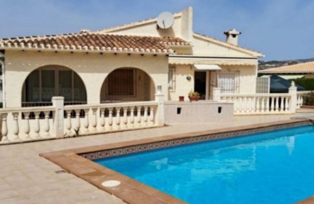 Villa with 3 bedrooms and private pool in Moraira in a quiet area