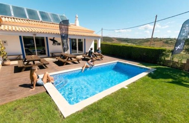 Villa with 4 bedrooms and pool in Surf Resort