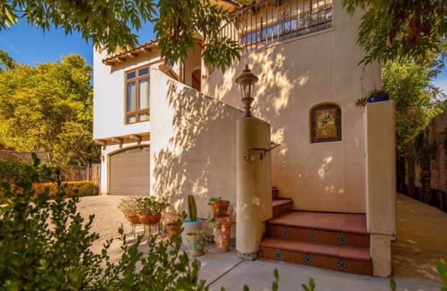 Villa with detached Studio in the heart of Ojai