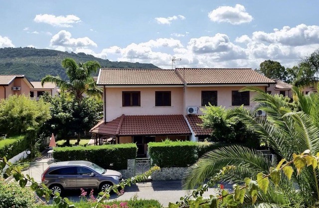 Villa with garden - Porto Ada Pizzo -