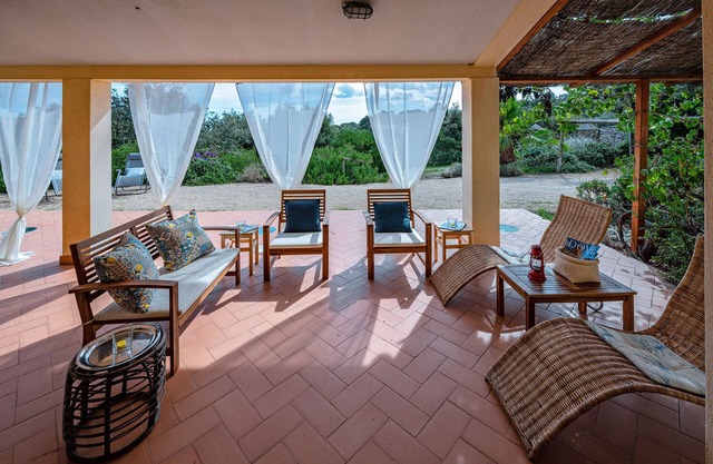 Villa with garden in the countryside 8 min to the town of Porto Azzurro