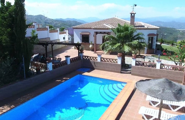 Villa mit Garten, Pool, Klimaanlage, WIFI, schöne Aussicht.