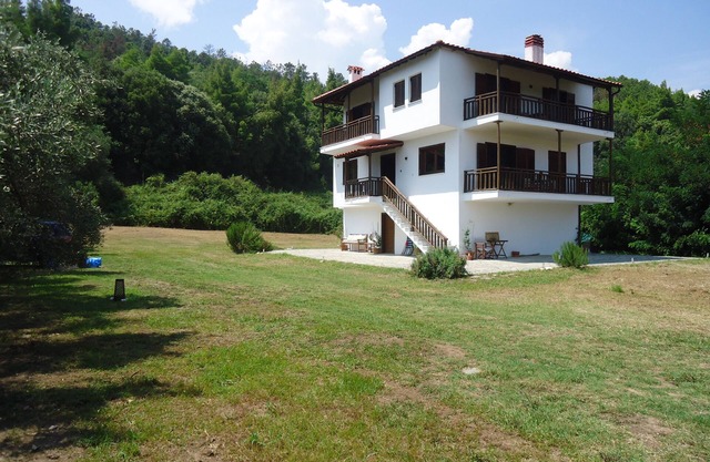 Villa mit Gartenblick und 150m vom Strand
