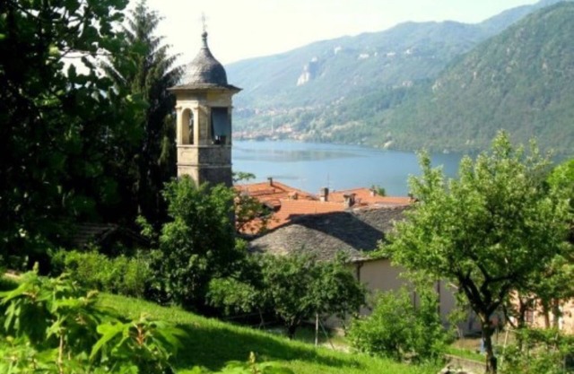 Villa mit privatem Panoramagarten und herrlichem Blick auf den Ortasee