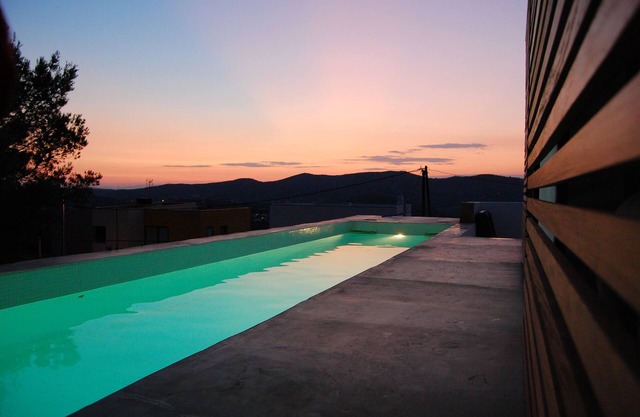 Modernes Design Villa / Ansichten, Free WIFI, Priv. Pool, BBQ, Klimaanlage in 2 DBL Zimmern