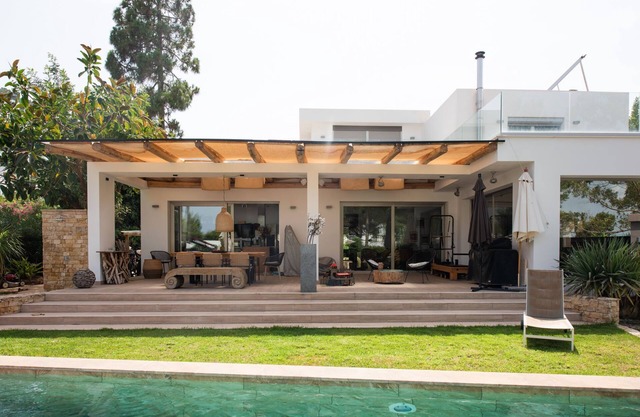 Ferienhaus mit eigenem Pool, Strand 100m