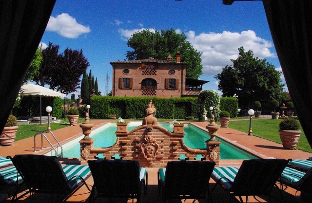 Villa mit privatem Pool, Whirlpool, Sauna und Last-Minute-Rabatten