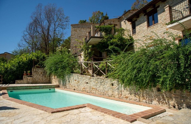 Villa with private pool and stunning views
