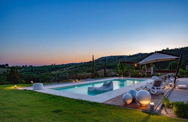 Villa mit Panoramapool in Assisi