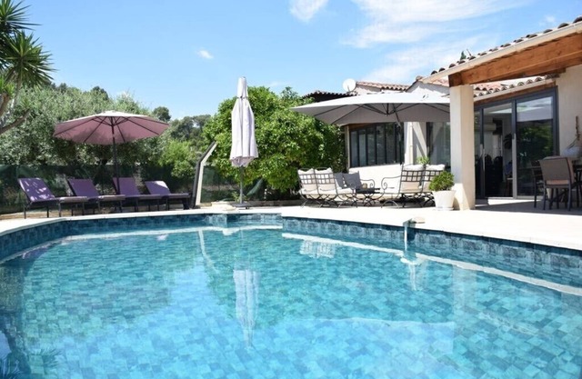 Villa mit Pool 15 Minuten von den ersten Stränden und 15 Minuten von Cannes entfernt