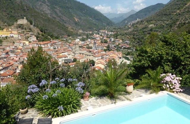 Villa mit Pool 6/8 Personen auf den Höhen von Badalucco - 12 km vom Meer entfernt