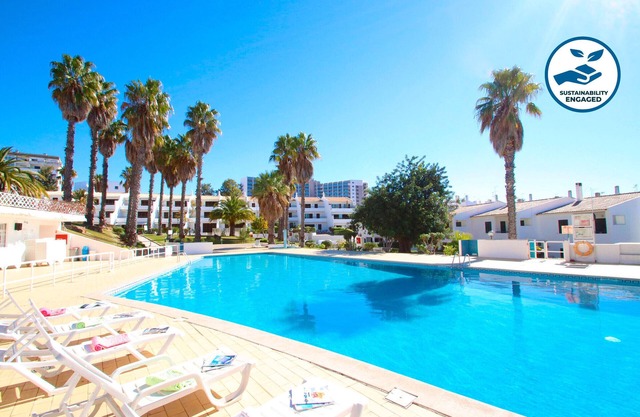 TRADITIONAL VILLA, VERY WELL SITUATED, LARGE COMMUNAL POOL & GARDEN, A/C, WIFI