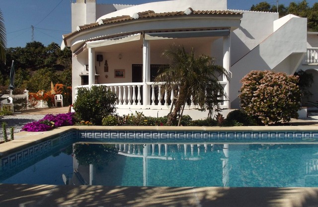 Villa mit großem Pool und fantastischem Ausblick.