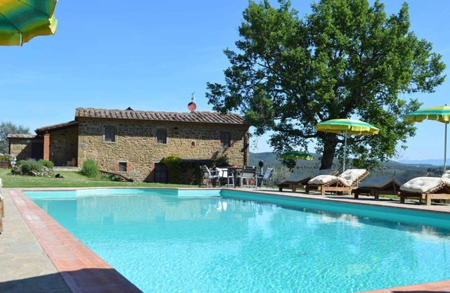Villa mit Pool und Garten