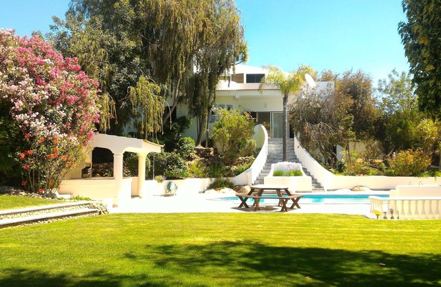 Villa mit Pool und privatem Garten für einen Traumurlaub