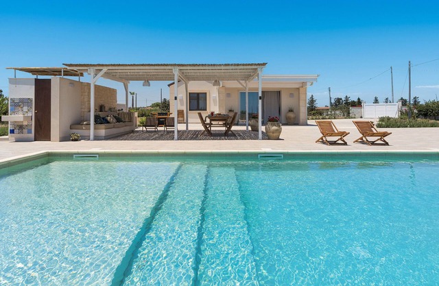 Villa with pool between Marzamemi and Pachino