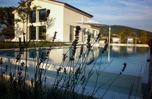Villa mit Pool inmitten der Hügel der Marken: großer Garten, Whirlpool + Sauna & Sonstiges