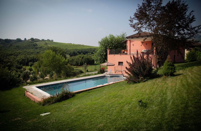 Villa mit Pool in der "Casa del Moré" Langhe Cuneo
