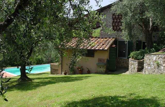 Atemberaubende Villa mit Pool und Blick, grossem Garten, 2 Terrassen