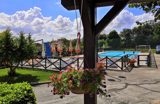 Freistehende Villa mit privatem Pool in den grünen Hügeln der Marken