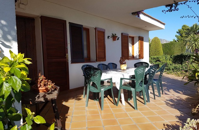 Villa with private pool for 10 people, swimming pool secured, wifi
