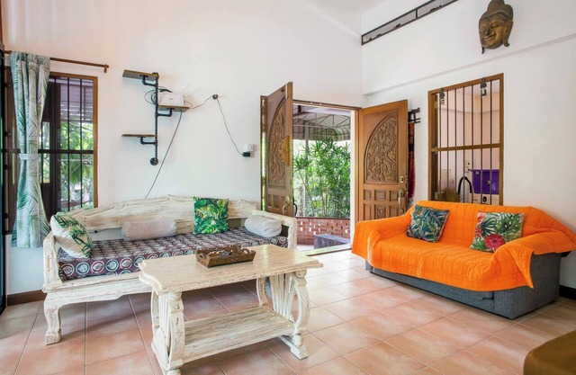 Villa with private pool and mountain views