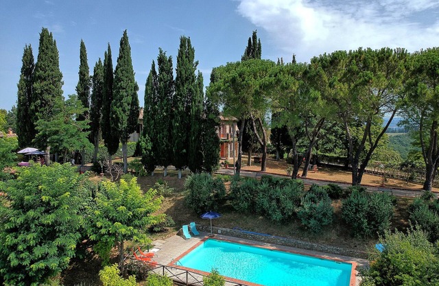 Villa mit privatem Pool mit Blick auf San Gimignano. Exklusive Nutzung