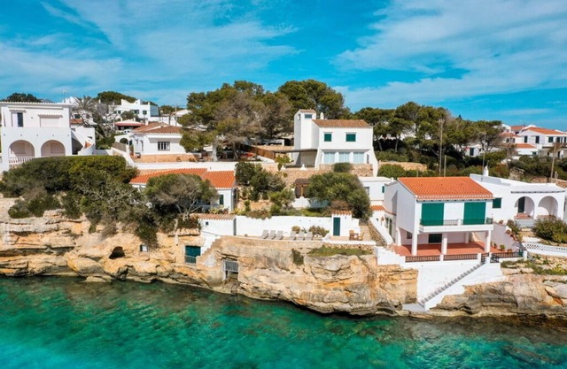 Villa with private cave and sea access, Alcaufar