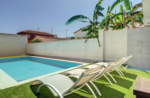Villa mit privatem Pool, nahe am Strand