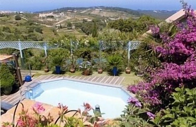 Villa mit privatem Garten und Pool und herrlichem Blick über das Tal bis zum Meer