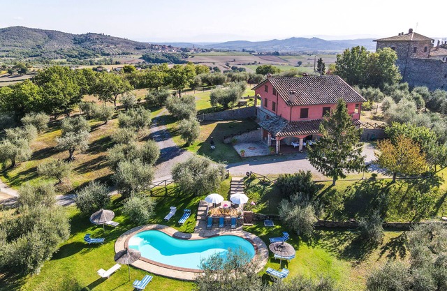 Villa mit privatem Pool fur bis zu 18 Personen