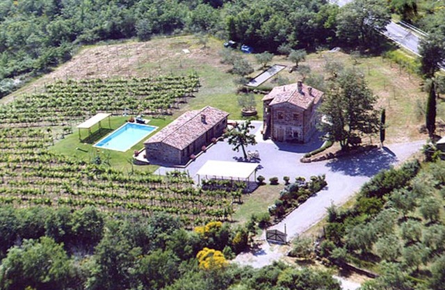 Villa with private pool, hot tub, air conditioning, Wi-fi in Val d'Orcia.
