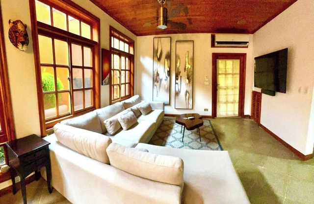 Luxuriöse Villa mit 3 Schlafzimmern und privatem Pool. Schritte zum Strand CV5