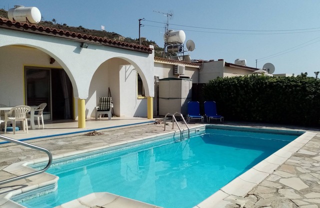 Villa mit privatem Pool und umzäuntem Garten in ruhiger Lage