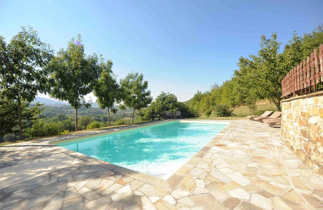 Bauernhaus Mit Eigenem Pool Und Herrlichem Blick Auf Die Berge Von Monte Sibellini