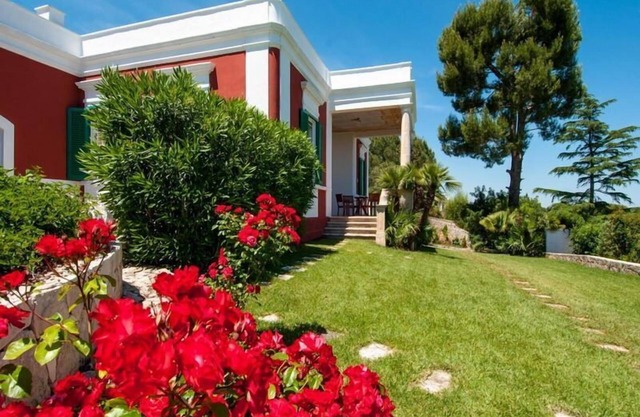 Villa with private pool at 8 Kilomtres from the Adriatic beaches of Apulia