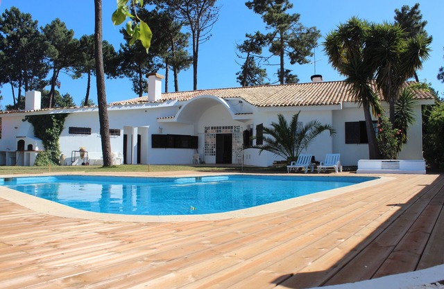Villa mit privatem Pool in der Nähe von Strand, Golf & Lissabon