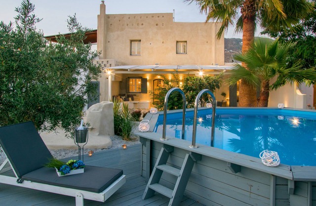 Villa mit privatem Pool, 90m² und 320m² Gartenterrasse