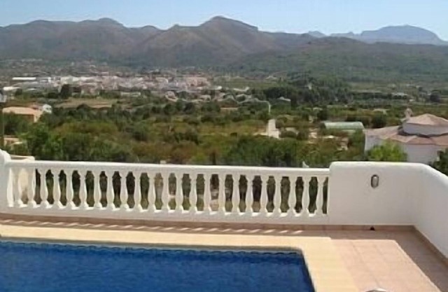 Villa mit eigenem Pool und herrlichem Bergblick über das Jalón-Tal