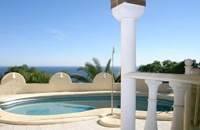 Villa mit privatem Pool, herrlichem Meerblick, nahe dem Strand, Klimaanlage, Wifi