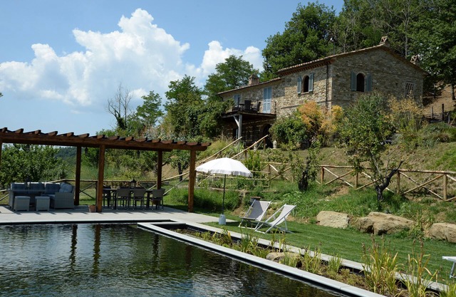 Villa mit privatem Schwimmbad, Panoramablick auf Grenze zwischen Toskana/Umbrien